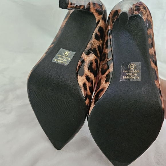 Leopard Pumps - Picture 4 of 4